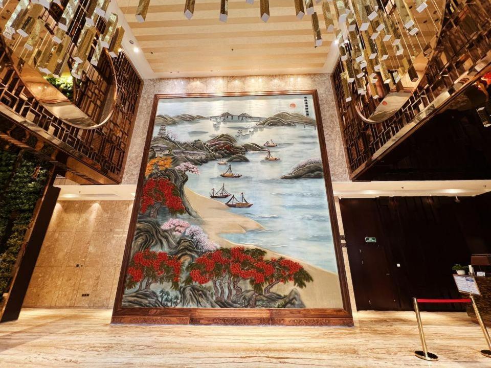 Menshine Gloria Plaza Hotel Shantou Exteriör bild
