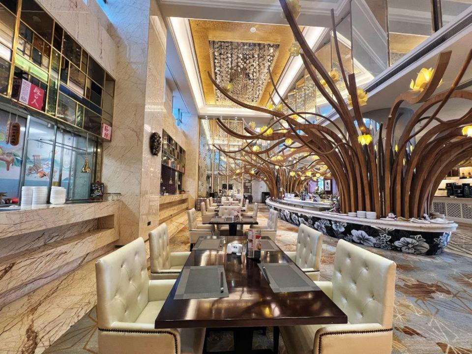 Menshine Gloria Plaza Hotel Shantou Exteriör bild