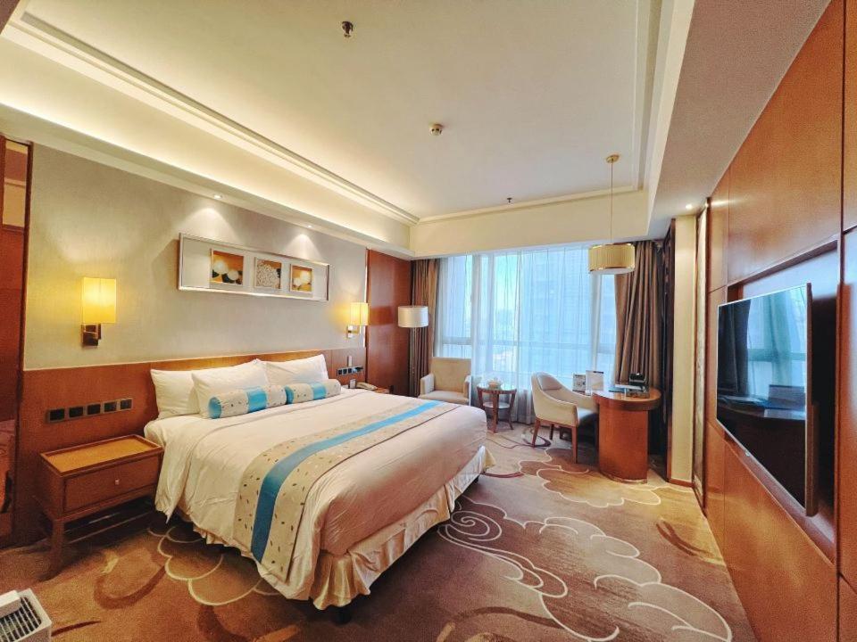 Menshine Gloria Plaza Hotel Shantou Exteriör bild