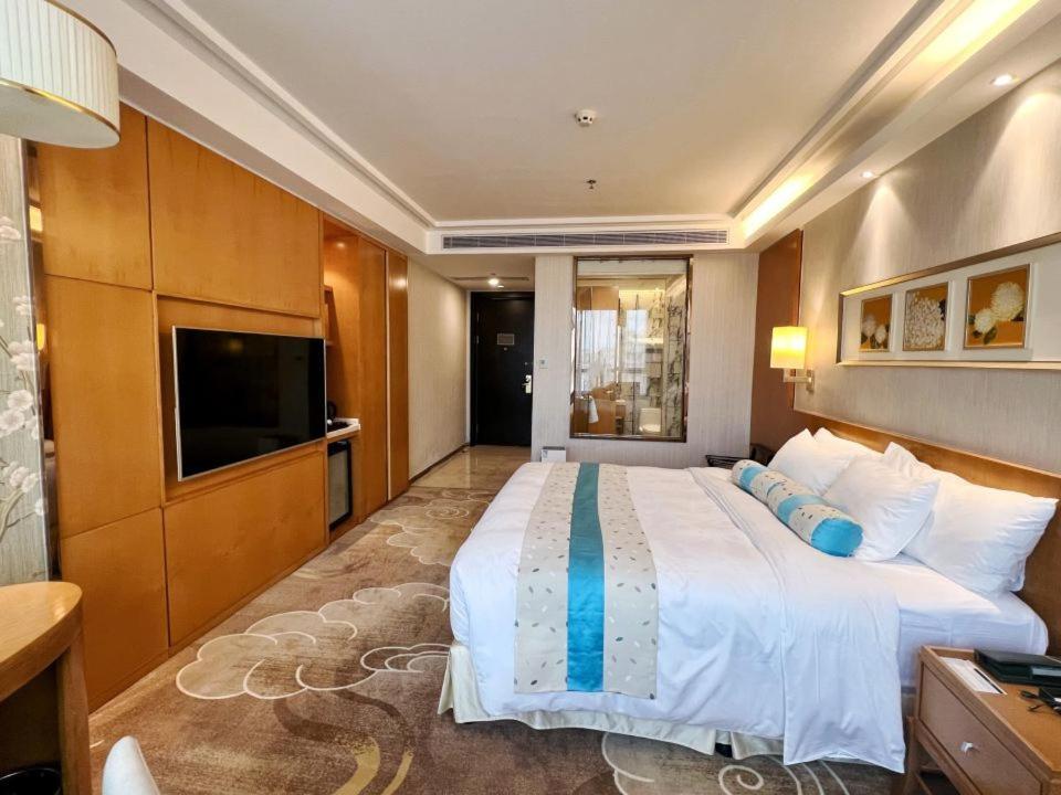Menshine Gloria Plaza Hotel Shantou Exteriör bild